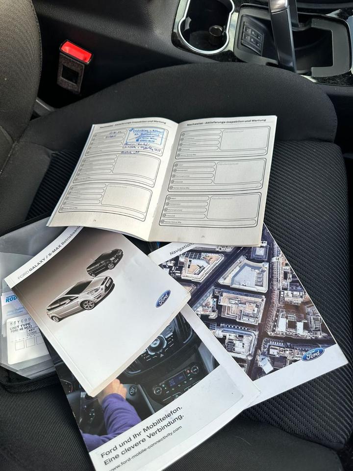 Ford S-Max 2013 — photo 10