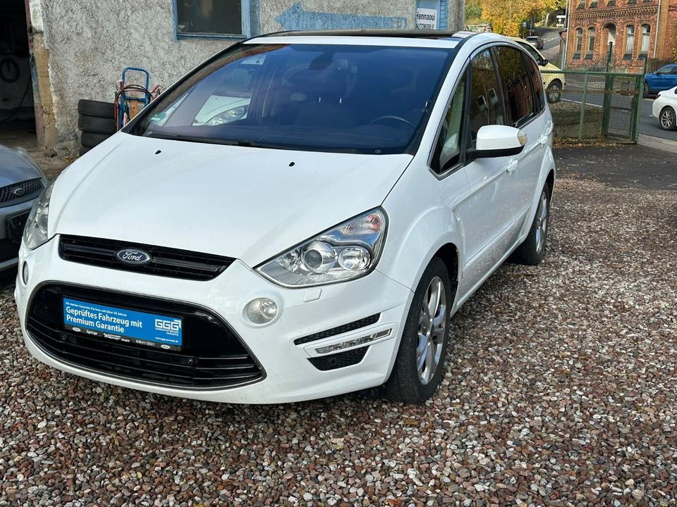 Ford S-Max 2013 — rear view