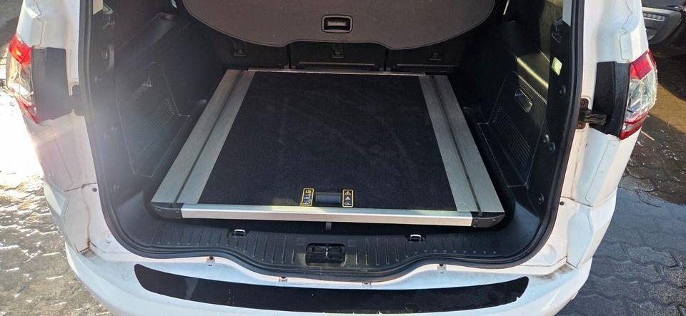 Ford S-Max 2011 — photo 10