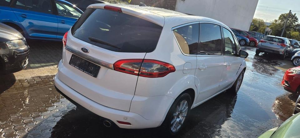 Ford S-Max 2011 — rear view