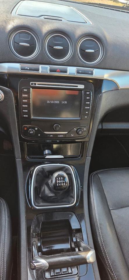Ford S-Max 2011 — photo 5