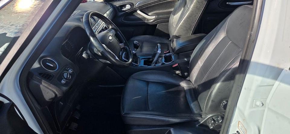 Ford S-Max 2011 — photo 6