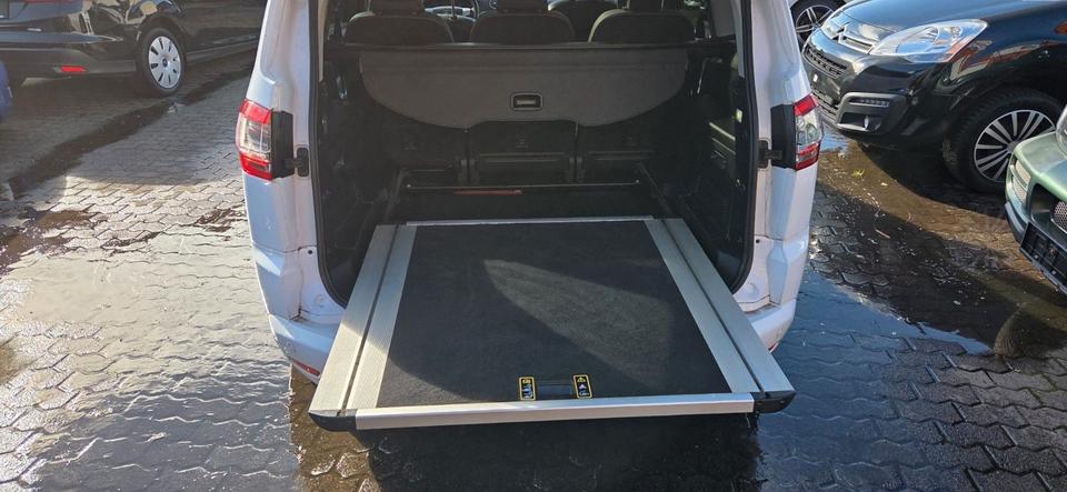 Ford S-Max 2011 — photo 9