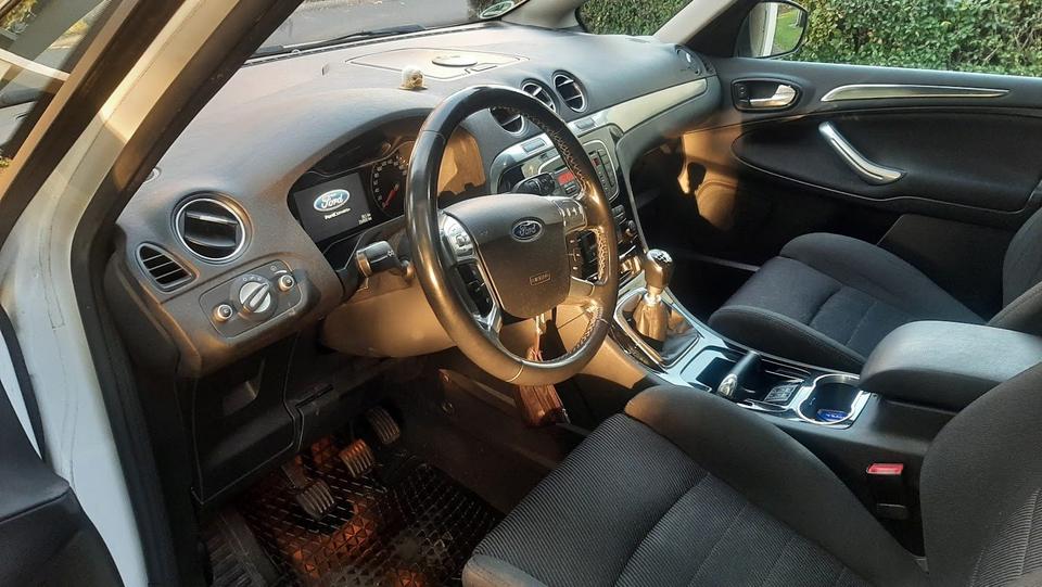 Ford S-Max 2010 — photo 5