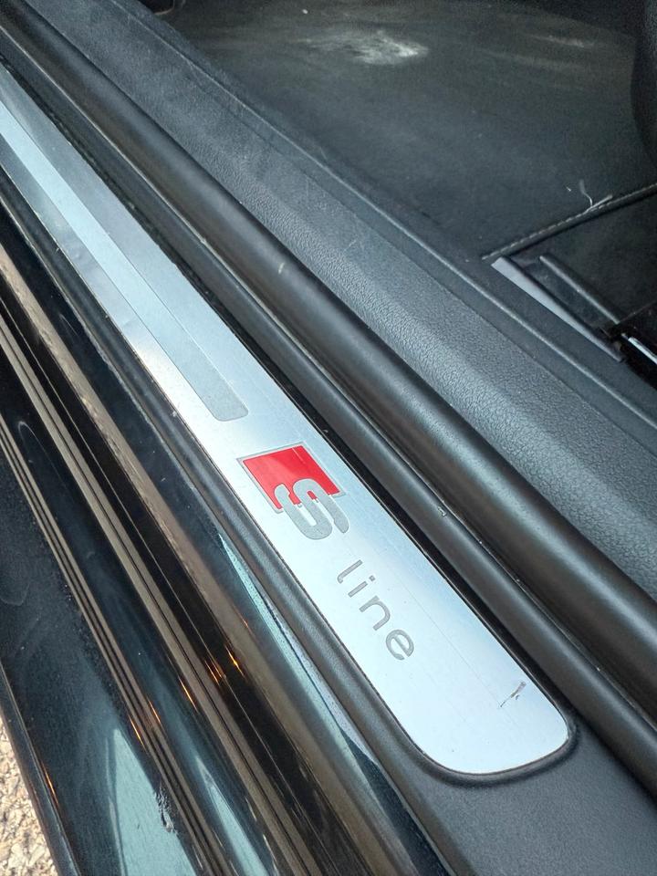 Audi A4 2010 — photo 17