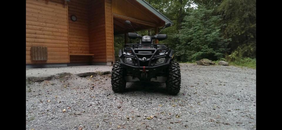  Can Am Outlander 800xt 2009 — вигляд ззаду