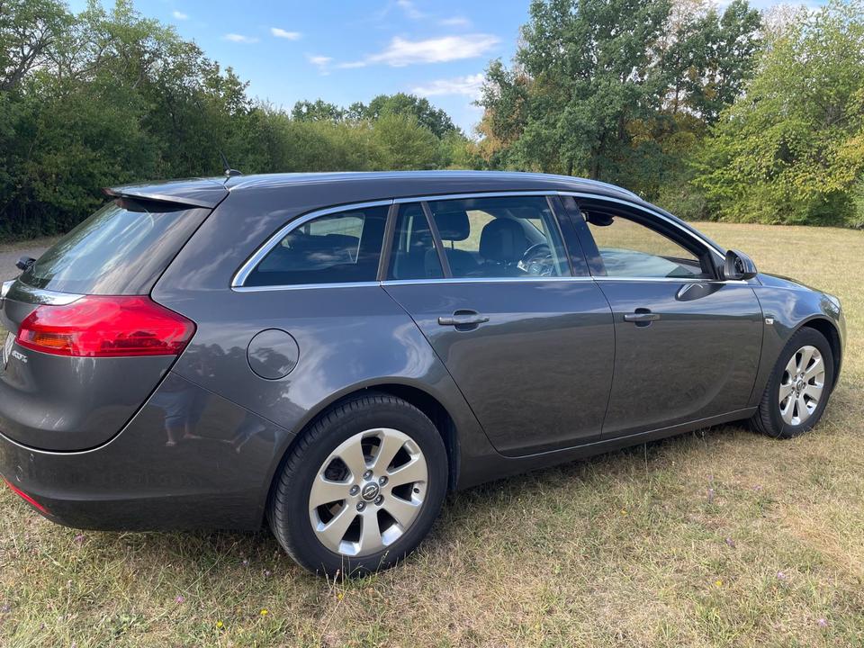 Opel Insignia 2012 — photo 11