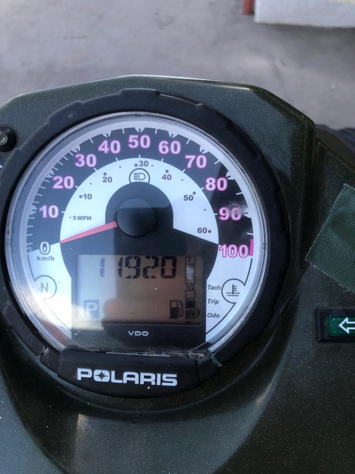 Weitere Motorräder ATV Quad Polaris Sportman 500 2012 — салон