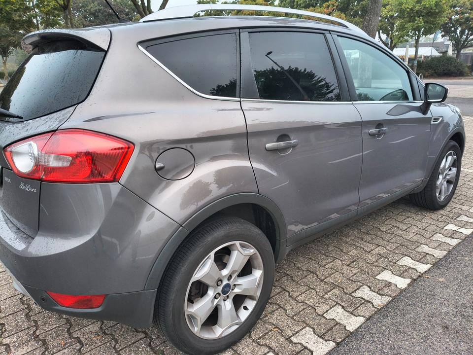 Ford Kuga 2012 — двигун