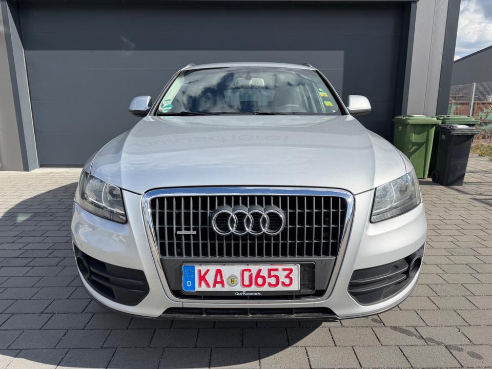 Audi Q5 2008 — rear view