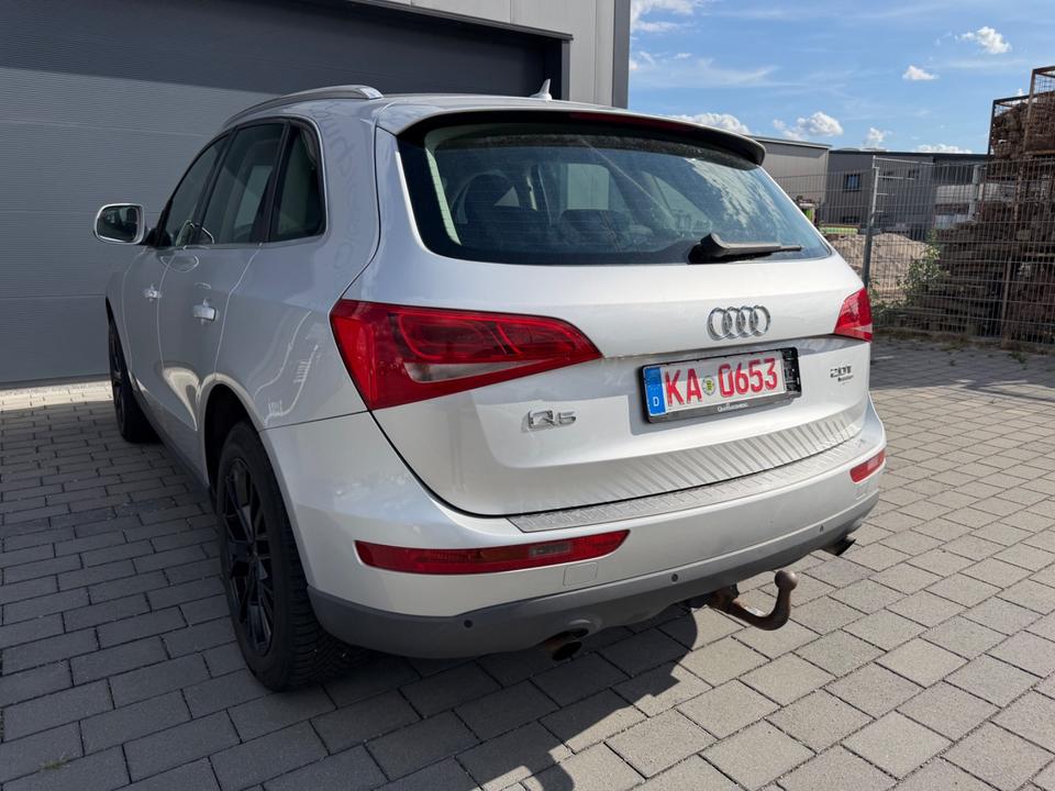 Audi Q5 2008 — engine