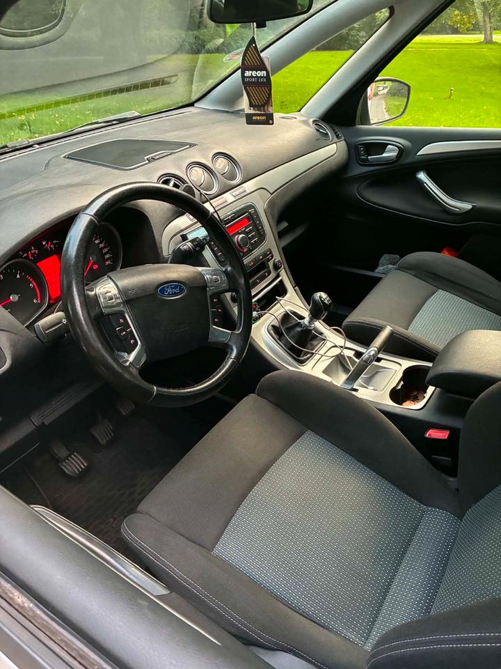 Ford S-Max 2010 — photo 6