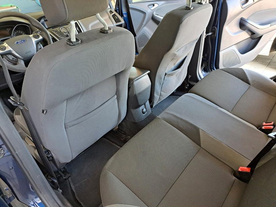 Ford Focus 2011 — photo 13