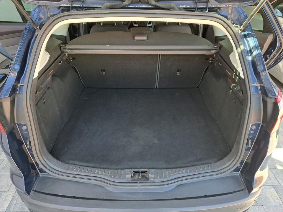 Ford Focus 2011 — photo 15