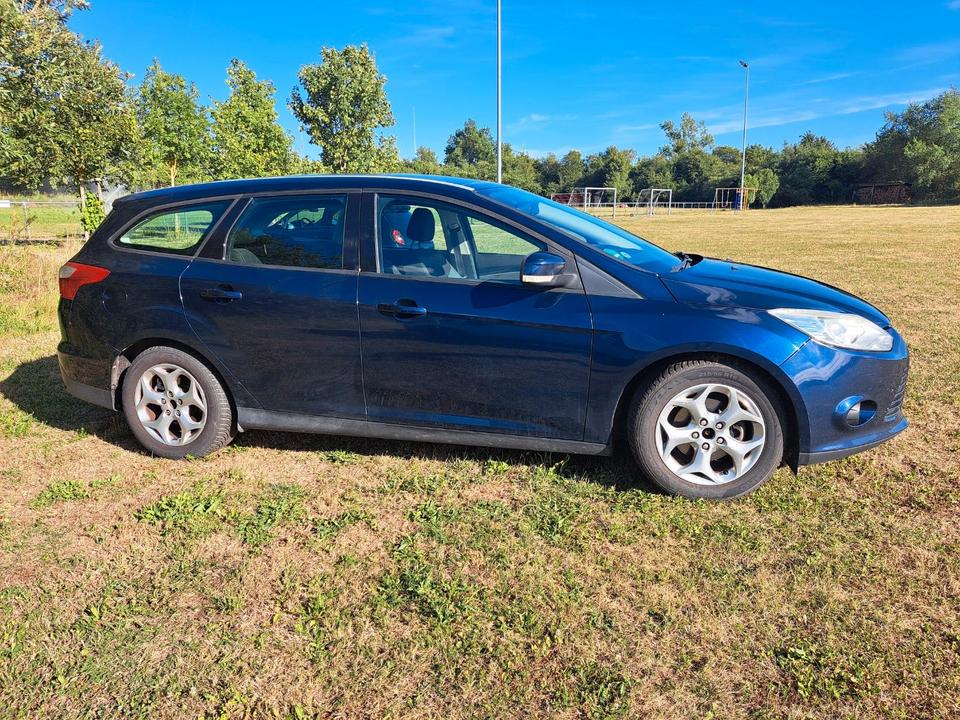 Ford Focus 2011 — engine