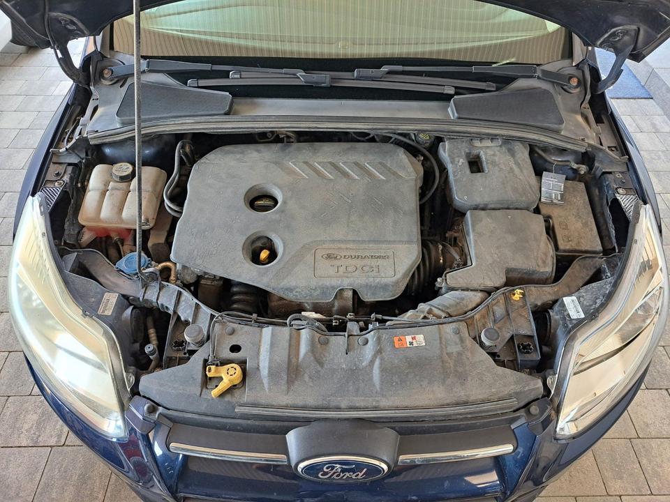 Ford Focus 2011 — photo 9