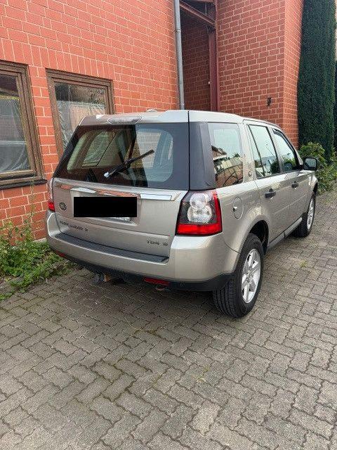 Land Rover Freelander 2012 — interior