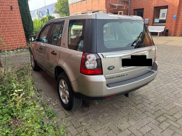 Land Rover Freelander 2012 — engine