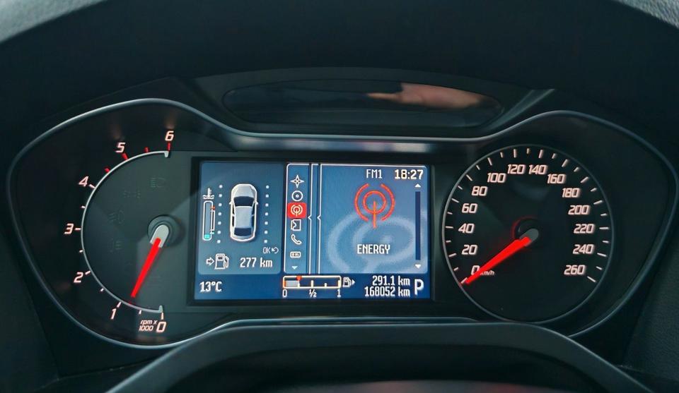 Ford S-Max 2013 — photo 17