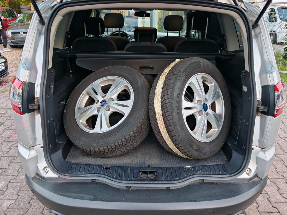 Ford S-Max 2013 — photo 20
