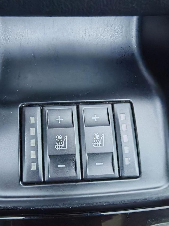 Ford S-Max 2013 — photo 27
