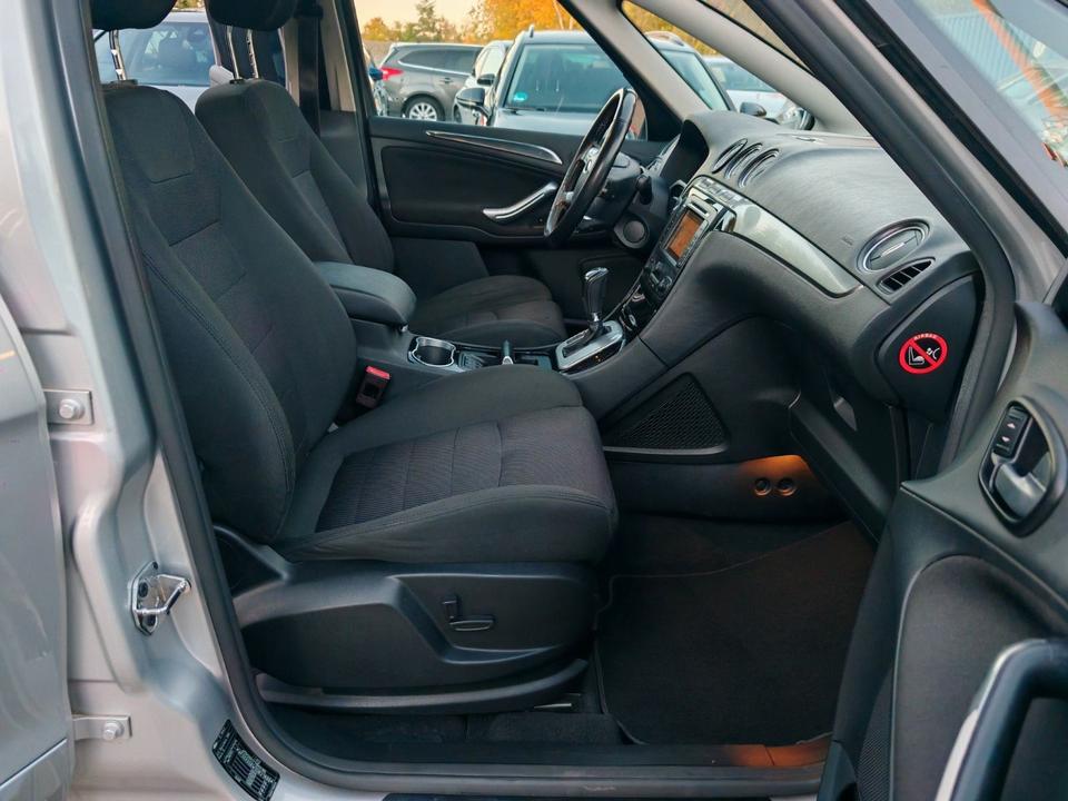 Ford S-Max 2013 — photo 29