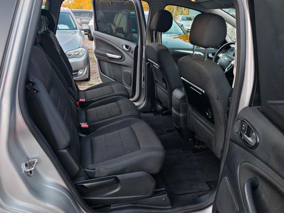 Ford S-Max 2013 — photo 30
