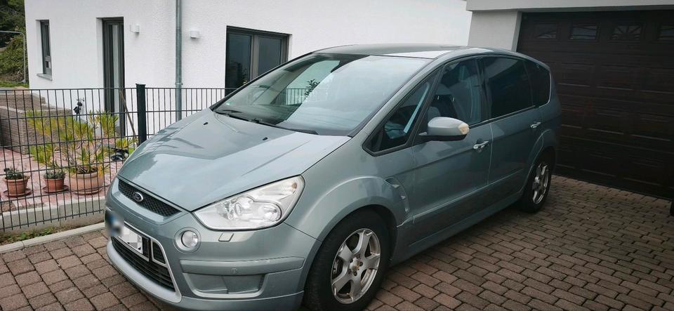 Ford S-Max 2008 — rear view