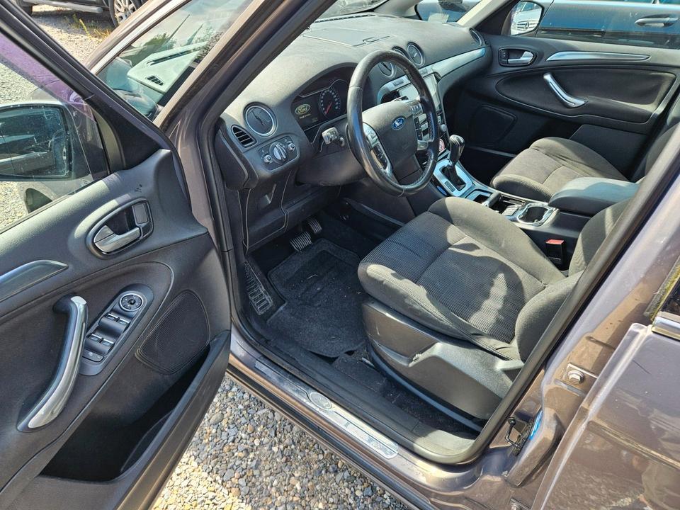 Ford S-Max 2011 — photo 6