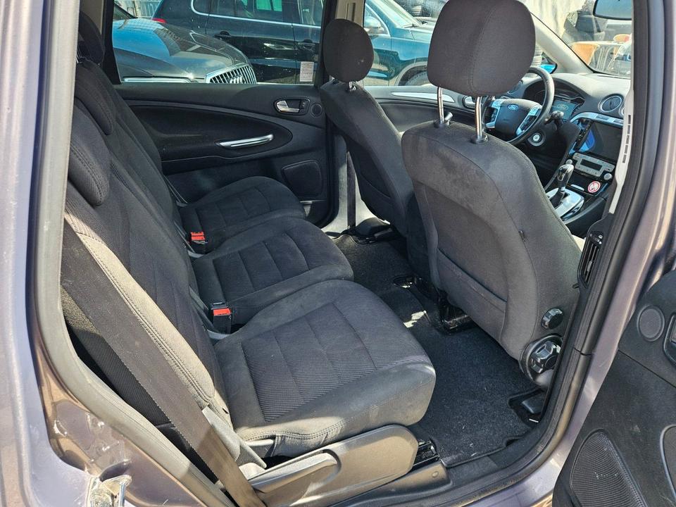 Ford S-Max 2011 — photo 9