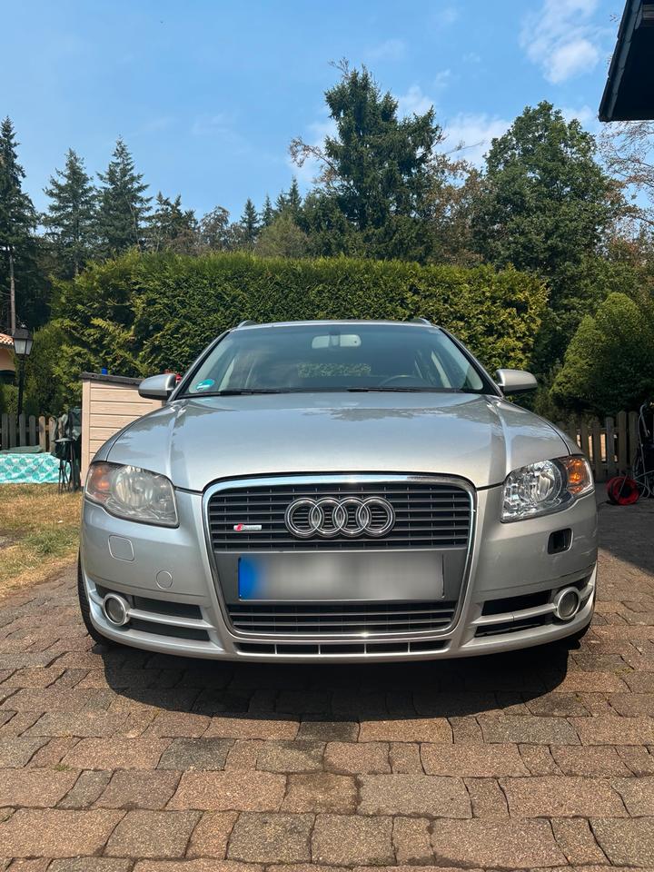 Audi A4 2006 — rear view