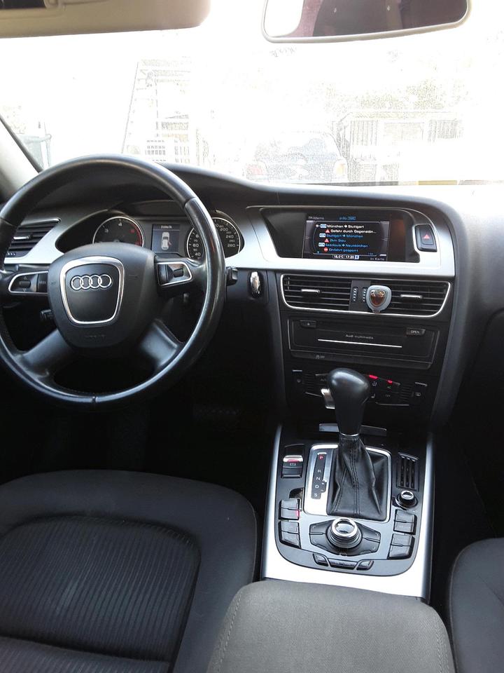 Audi A4 2011 — photo 10