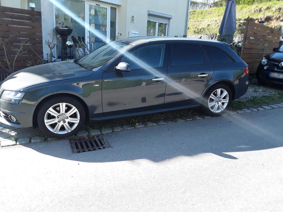 Audi A4 2011 — engine