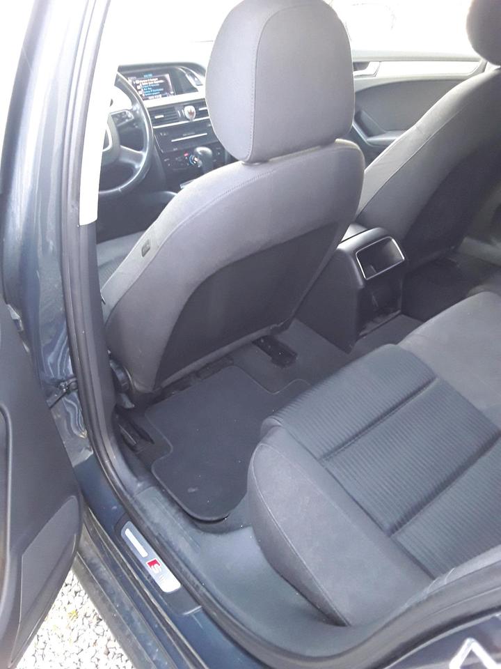 Audi A4 2011 — photo 6