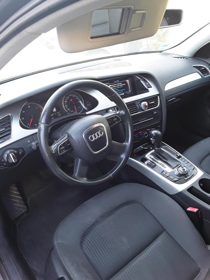 Audi A4 2011 — photo 7