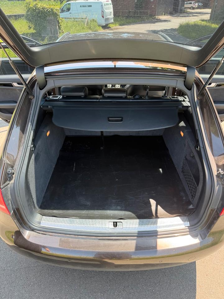 Audi A4 2011 — photo 14