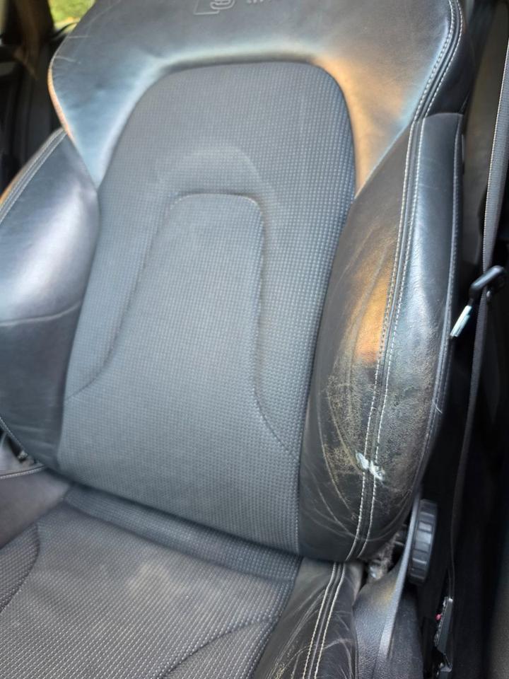 Audi A4 2010 — photo 10