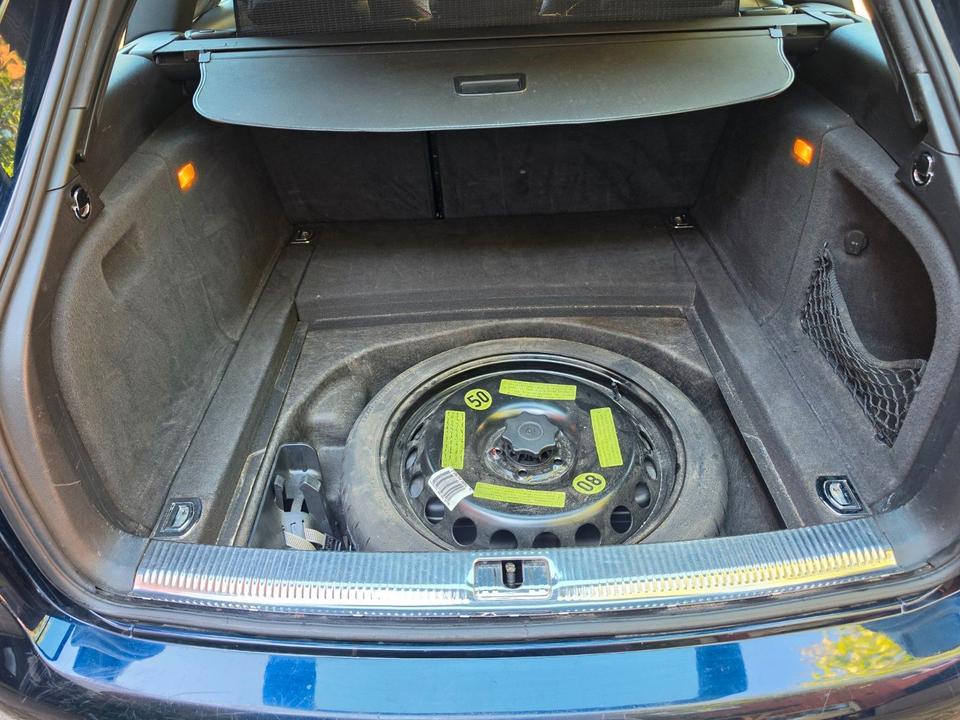 Audi A4 2010 — photo 13