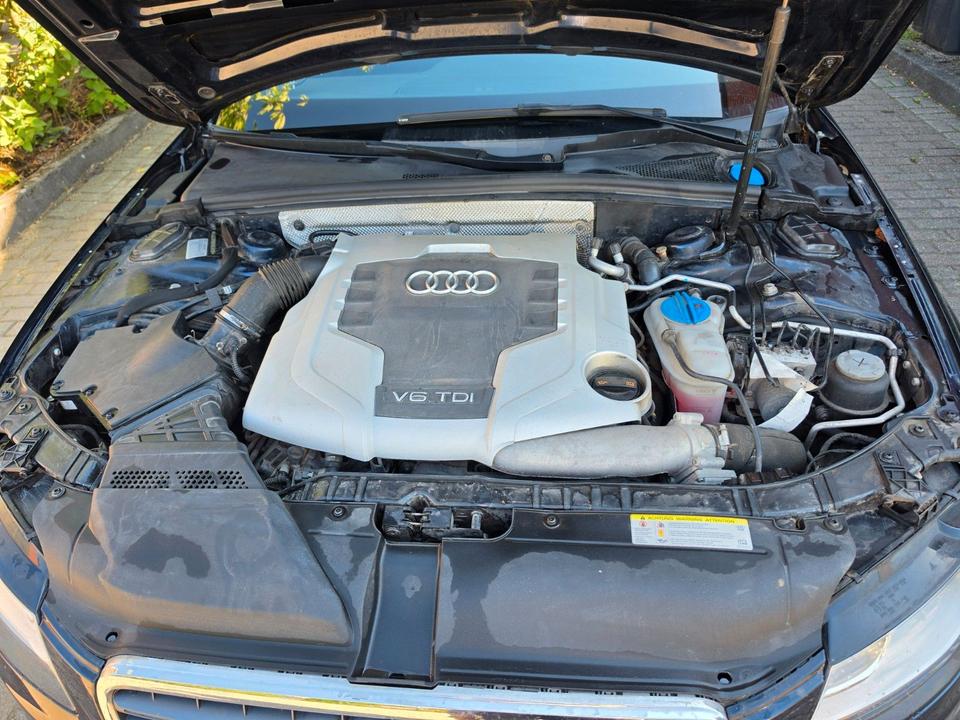 Audi A4 2010 — photo 14