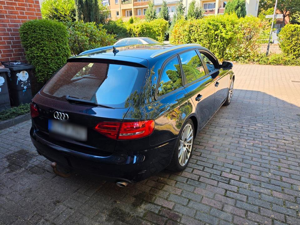 Audi A4 2010 — interior