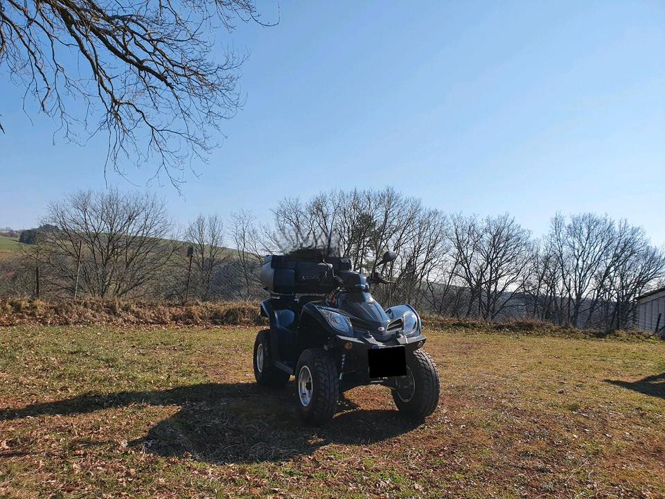 Kymco Quad ATV Kymco 2015 — rear view
