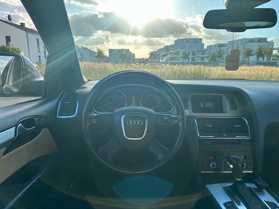 Audi Q7 2009 — photo 10
