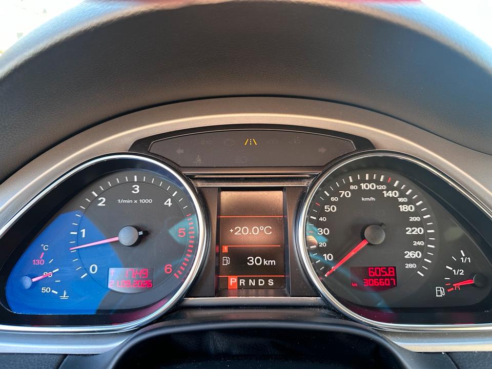 Audi Q7 2009 — photo 11