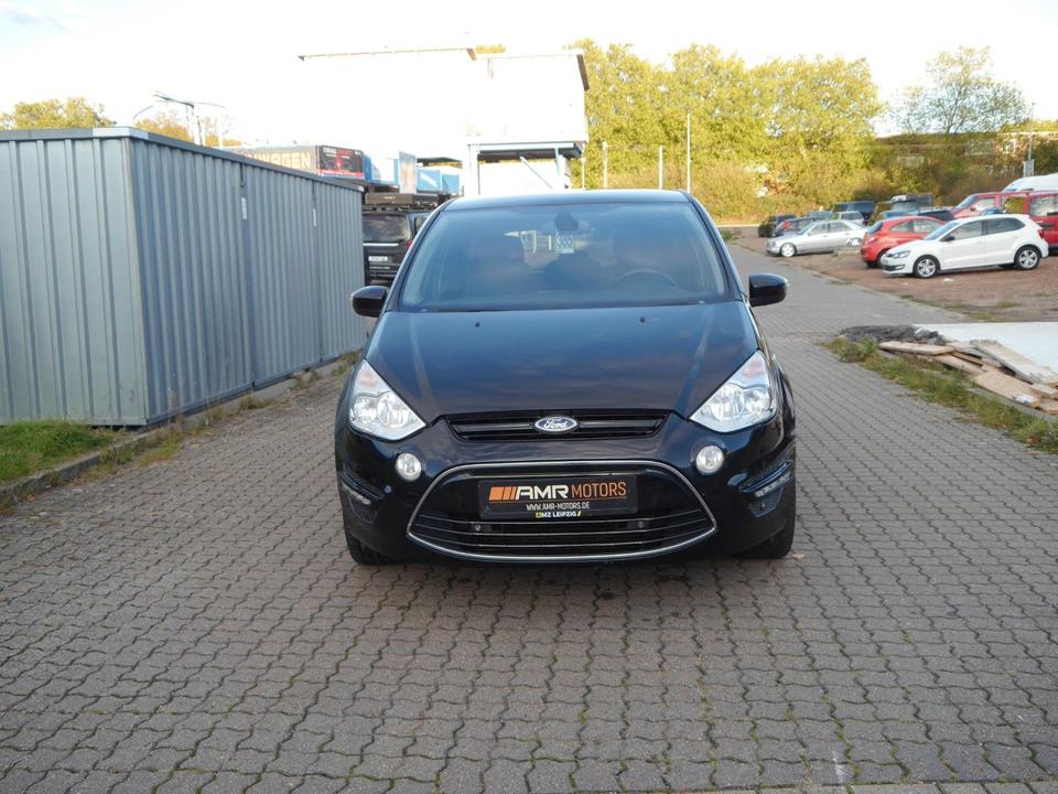 Ford S-Max 2011 — вигляд ззаду