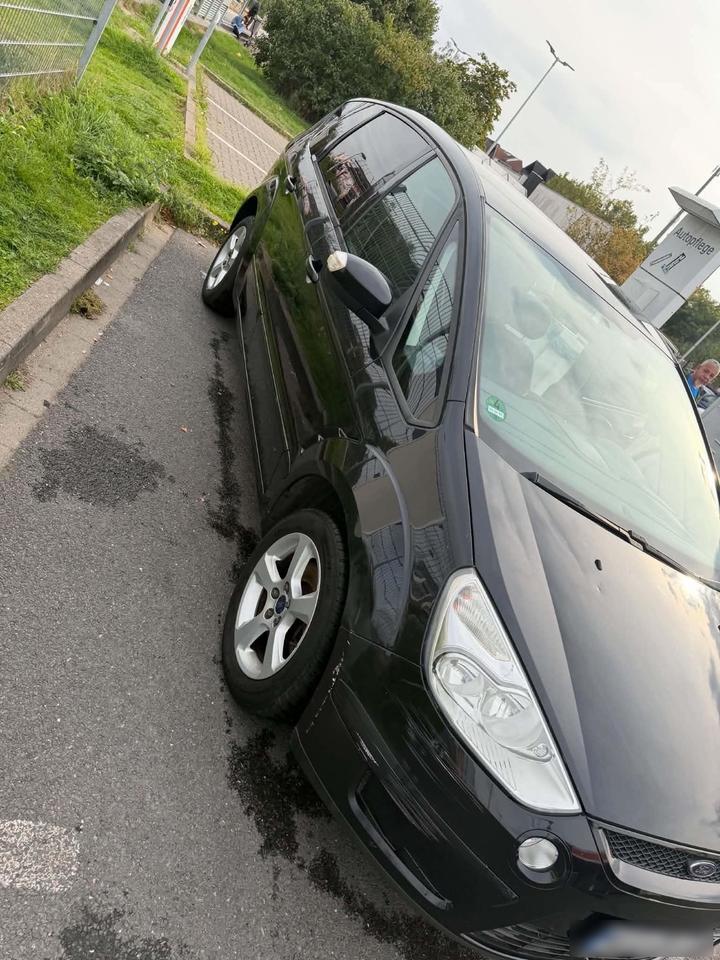 Ford S-Max 2008 — rear view