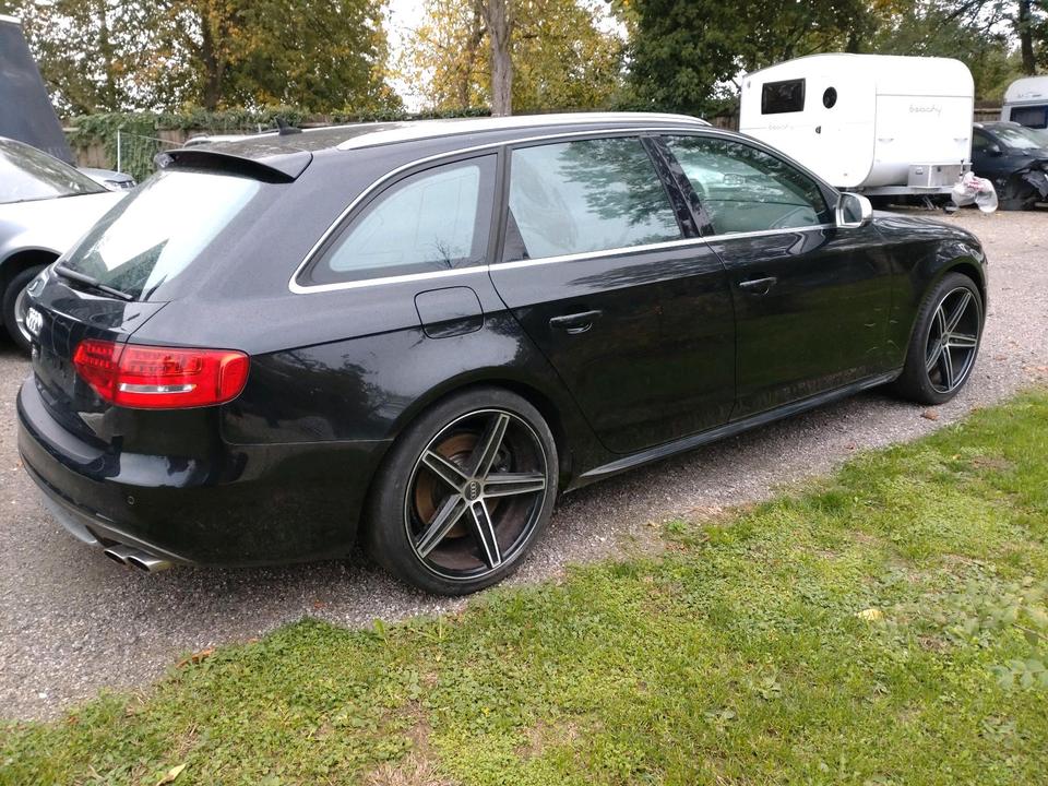 Audi A4 2009 — engine