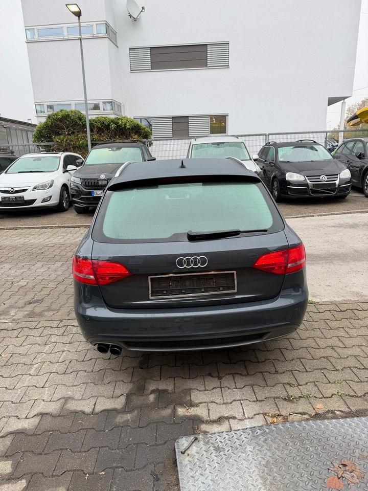 Audi A4 2010 — engine