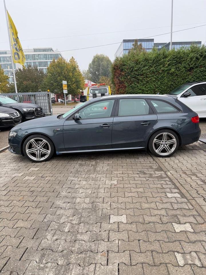 Audi A4 2010 — photo 8