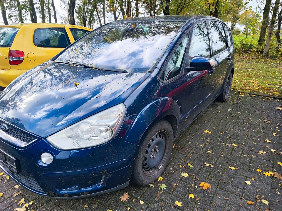 Ford S-Max 2006 — rear view