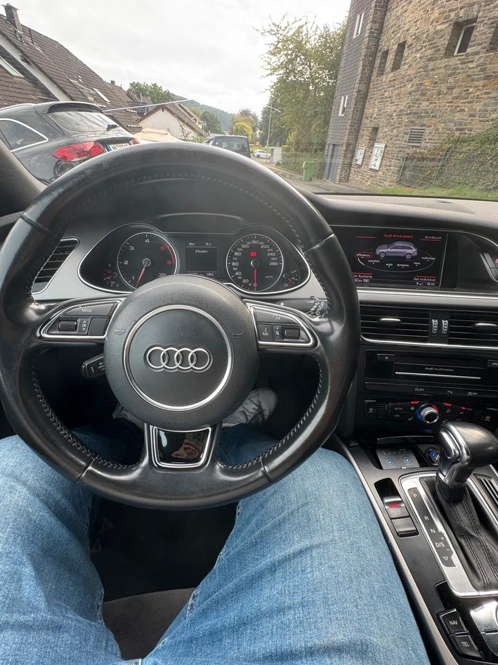 Audi A4 2012 — photo 11